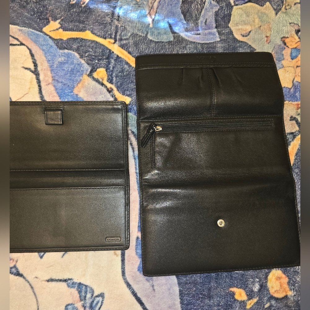 Coach Elegant Black Leather Wallet & Checkbook Cover Set - Picture 6 of 7